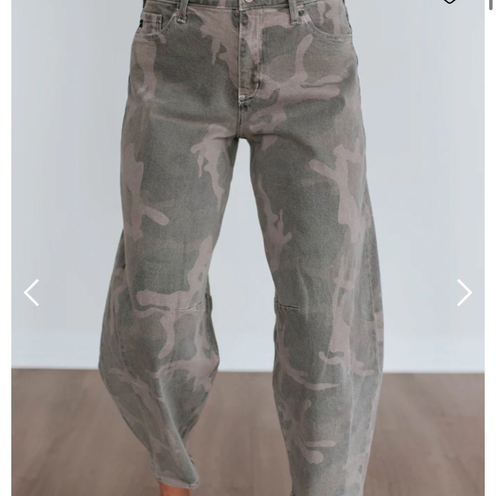 Camo Pattern Barrel Jeans